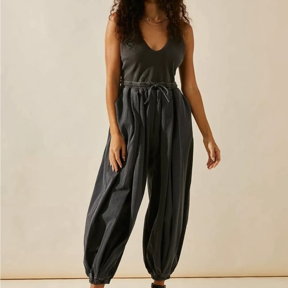 Free People Pants - Free People Free-est beach Zon jumpsuit ~ medium
